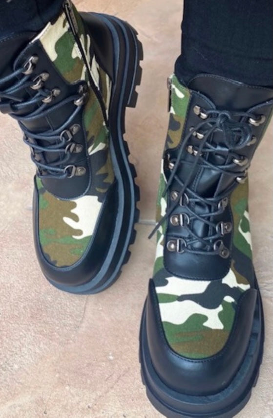 Find Me Camouflage Combat Boots - Fashdime