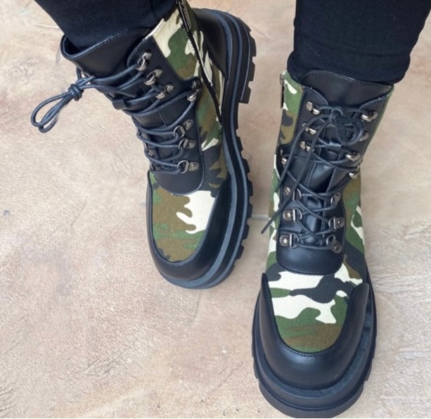 Find Me Camouflage Combat Boots - Fashdime